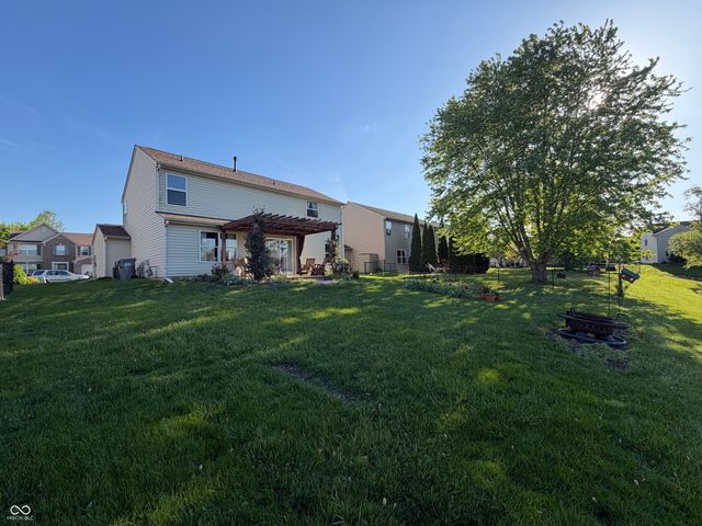 5752 Columbia Circle S, Greenwood, IN 46142