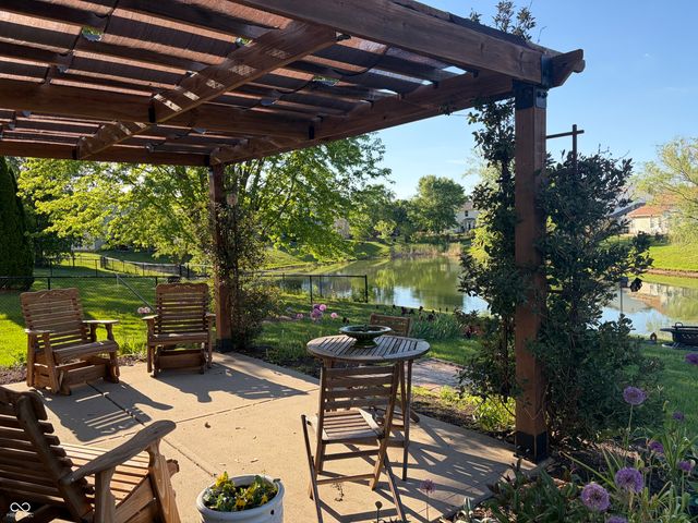 5752 Columbia Circle S, Greenwood, IN 46142