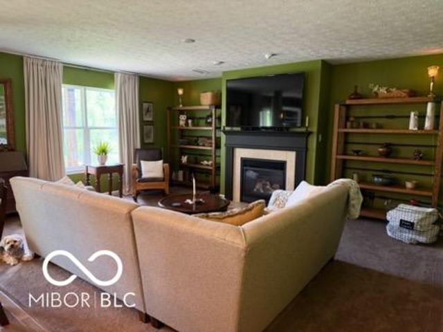 5752 Columbia Circle S, Greenwood, IN 46142