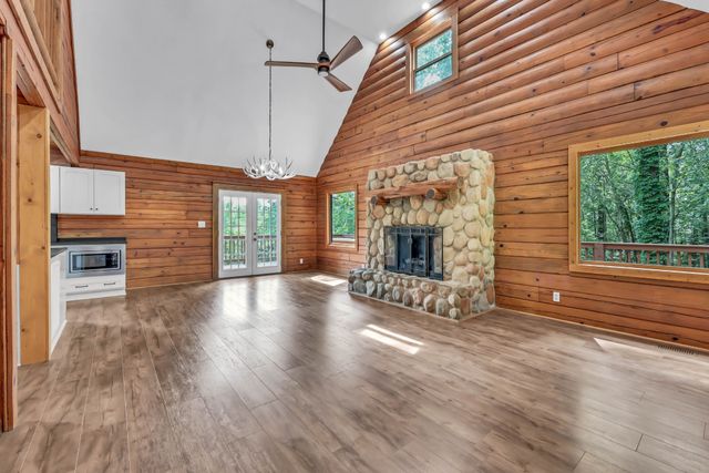 1386 Justice Rd, Ashland City, TN 37015