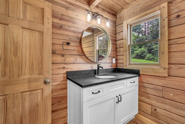 1386 Justice Rd, Ashland City, TN 37015