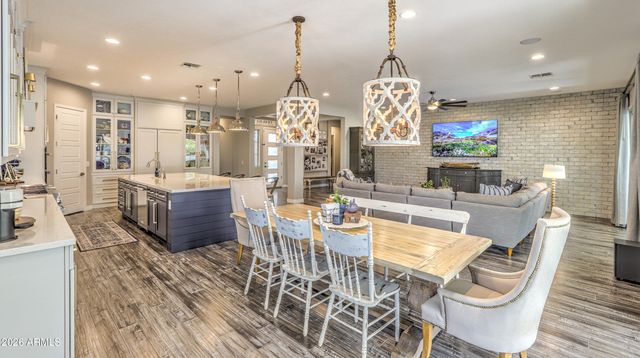 5662 S SHELBY Way, Gilbert, AZ 85298