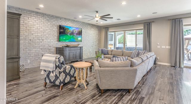 5662 S SHELBY Way, Gilbert, AZ 85298