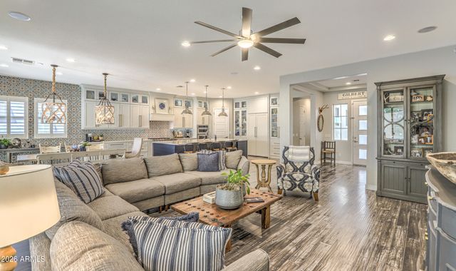 5662 S SHELBY Way, Gilbert, AZ 85298