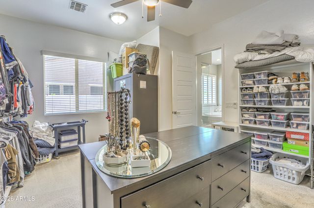 5662 S SHELBY Way, Gilbert, AZ 85298