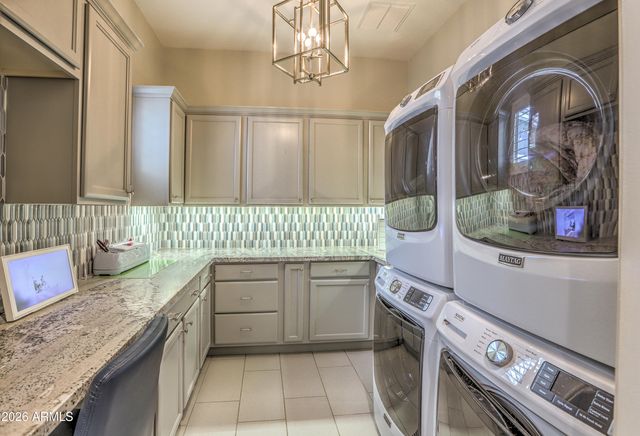 5662 S SHELBY Way, Gilbert, AZ 85298