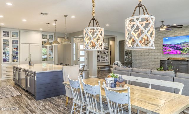 5662 S SHELBY Way, Gilbert, AZ 85298