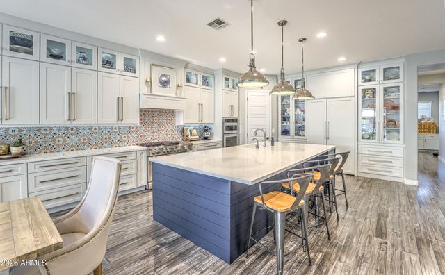 5662 S SHELBY Way, Gilbert, AZ 85298