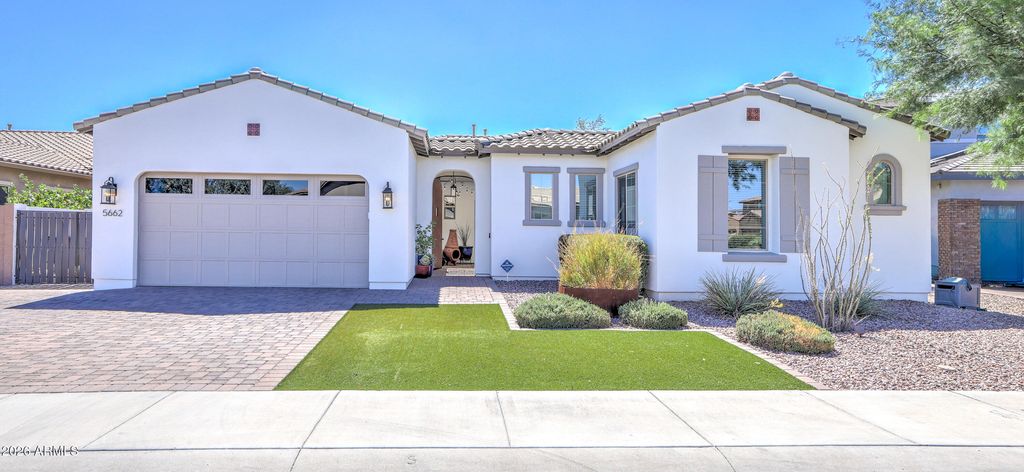 5662 S SHELBY Way, Gilbert, AZ 85298