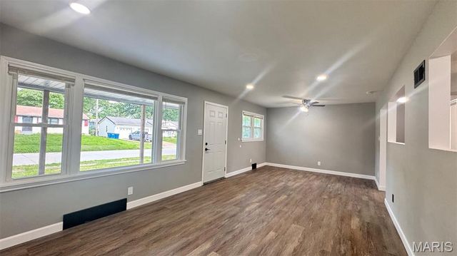 6613 Dunwold Drive, St Louis, MO 63134