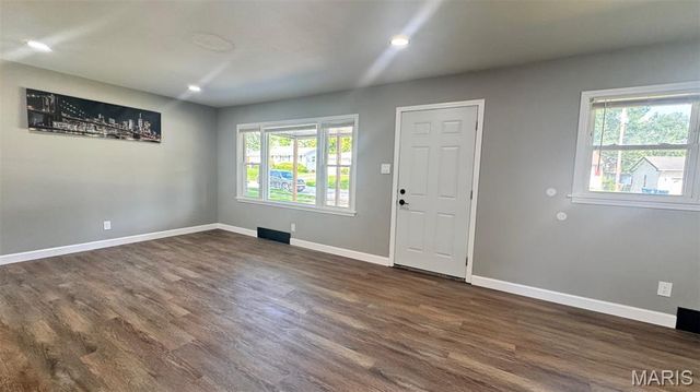 6613 Dunwold Drive, St Louis, MO 63134