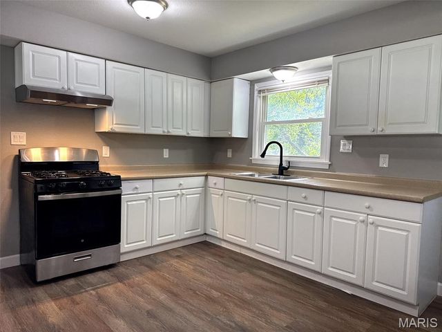 6613 Dunwold Drive, St Louis, MO 63134