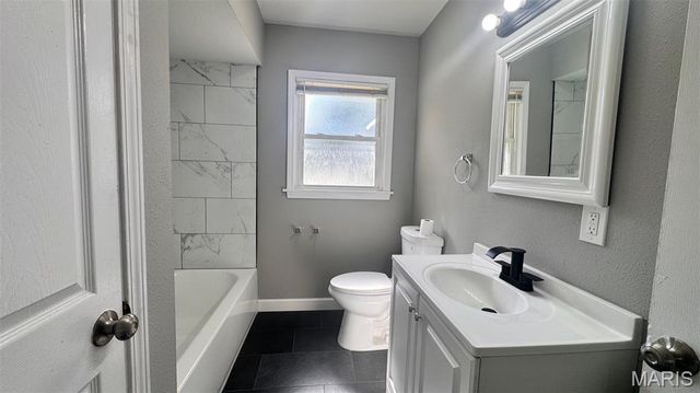 6613 Dunwold Drive, St Louis, MO 63134