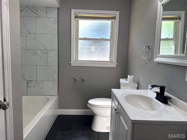 6613 Dunwold Drive, St Louis, MO 63134