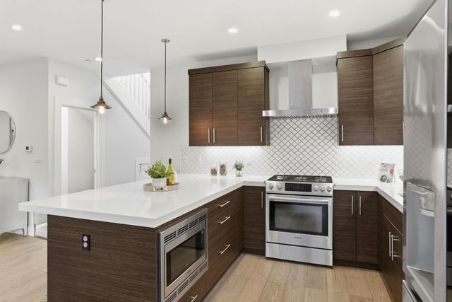 701 2nd Avenue 2, San Mateo, CA 94401