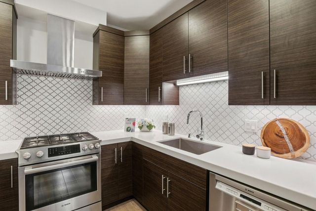 701 2nd Avenue 2, San Mateo, CA 94401