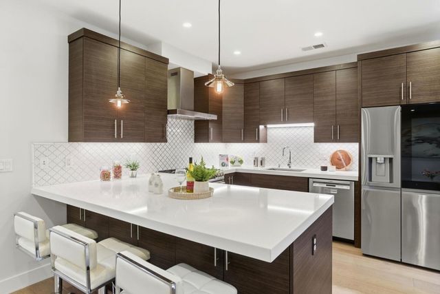 701 2nd Avenue 2, San Mateo, CA 94401