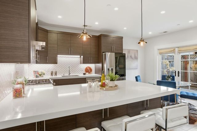 701 2nd Avenue 2, San Mateo, CA 94401