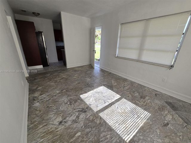 17193 NE 18th Ave 2, North Miami Beach, FL 33162