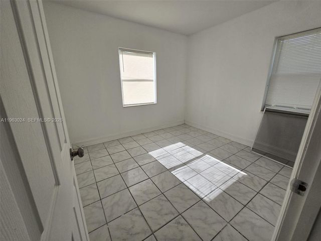 17193 NE 18th Ave 2, North Miami Beach, FL 33162