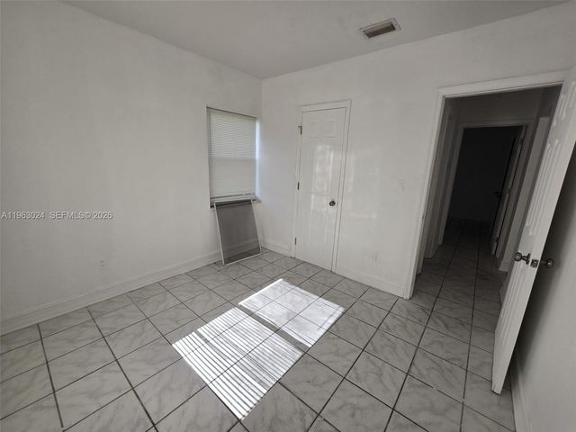 17193 NE 18th Ave 2, North Miami Beach, FL 33162