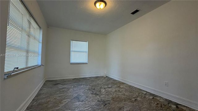 17193 NE 18th Ave 2, North Miami Beach, FL 33162