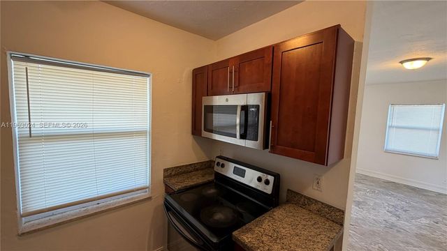 17193 NE 18th Ave 2, North Miami Beach, FL 33162