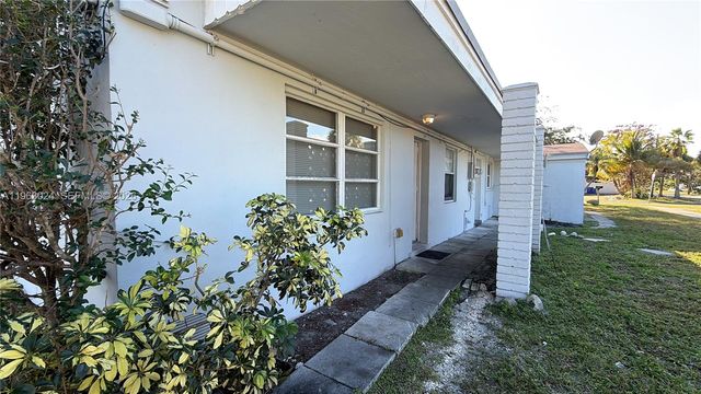 17193 NE 18th Ave 2, North Miami Beach, FL 33162