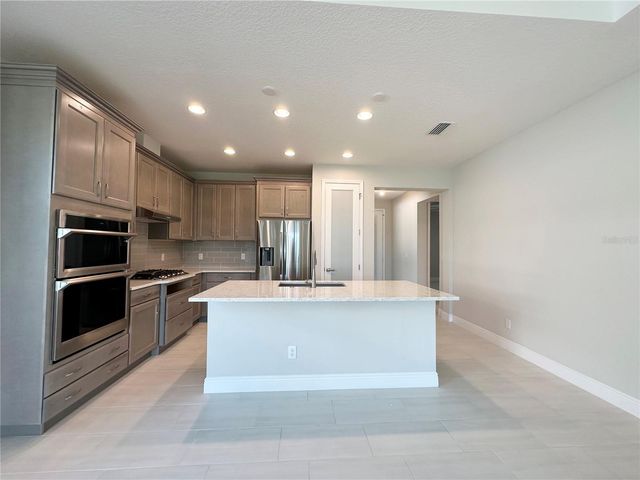 10716 KLEE AVENUE, Bradenton, FL 34212