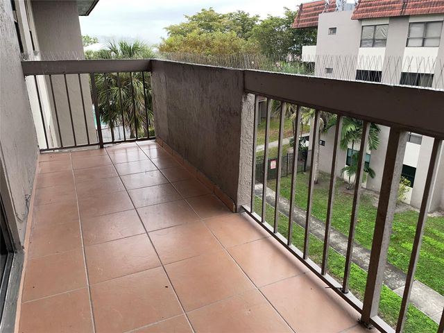 1101 SW 122nd Ave 415, Miami, FL 33184