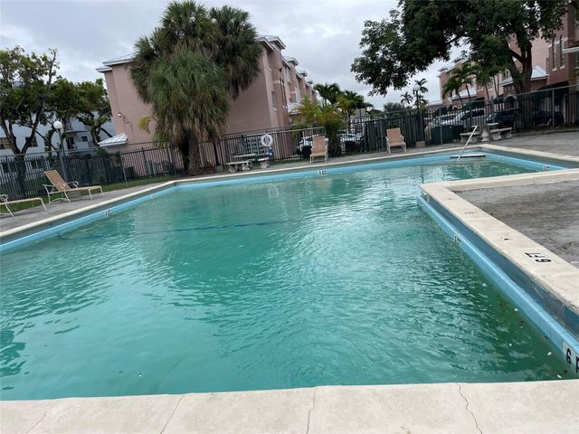 1101 SW 122nd Ave 415, Miami, FL 33184