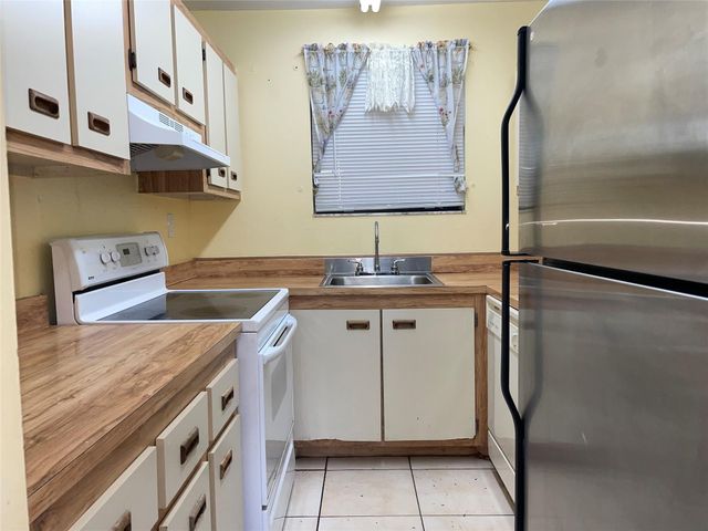 1101 SW 122nd Ave 415, Miami, FL 33184