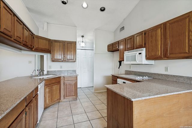 6703 LINN LAKE DR, San Antonio, TX 78244