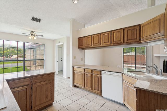 6703 LINN LAKE DR, San Antonio, TX 78244