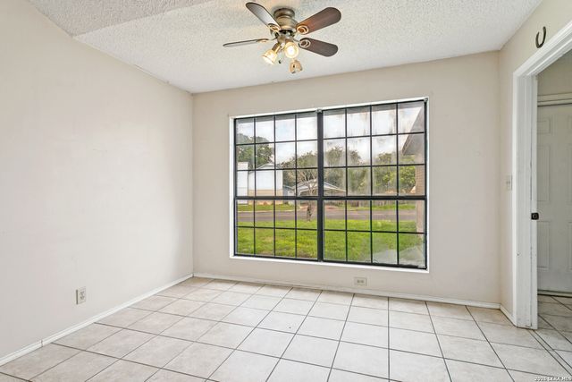 6703 LINN LAKE DR, San Antonio, TX 78244