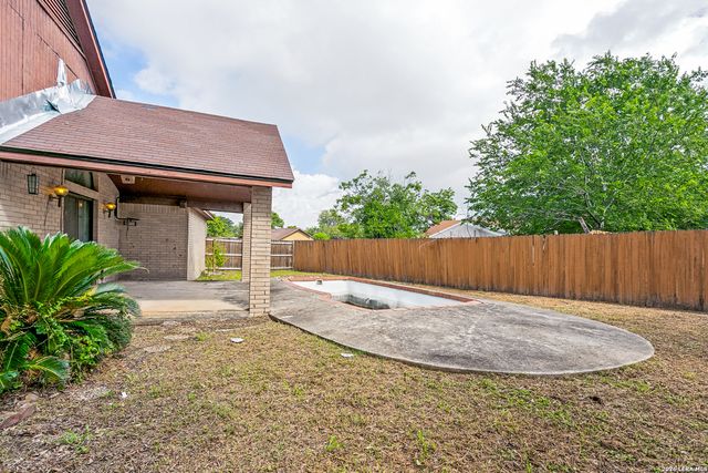 6703 LINN LAKE DR, San Antonio, TX 78244