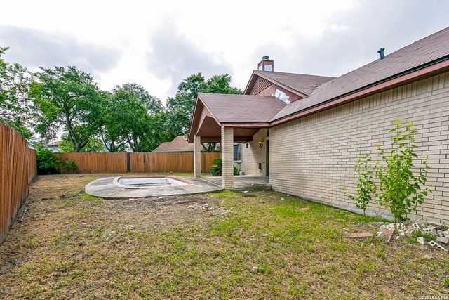 6703 LINN LAKE DR, San Antonio, TX 78244