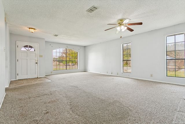 6703 LINN LAKE DR, San Antonio, TX 78244