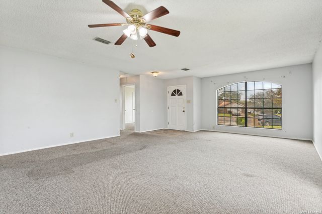 6703 LINN LAKE DR, San Antonio, TX 78244