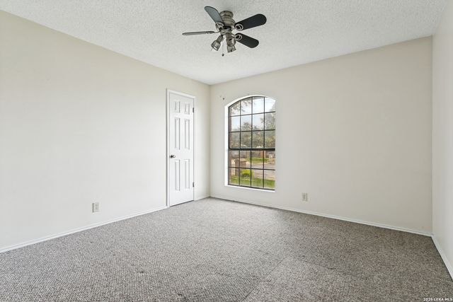 6703 LINN LAKE DR, San Antonio, TX 78244