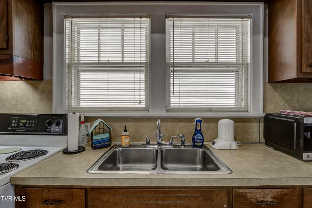 1749 Virginia Avenue, Kingsport, TN 37664