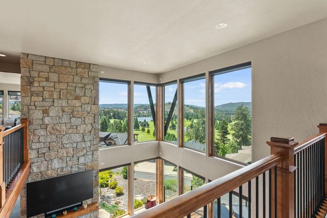 14210 N Wandermere Estates Ln, Spokane, WA 99208