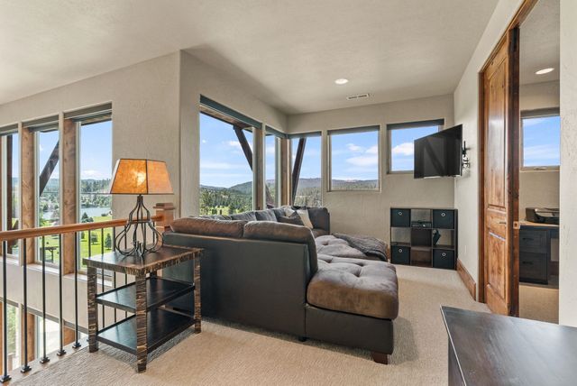 14210 N Wandermere Estates Ln, Spokane, WA 99208