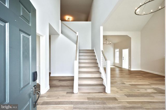 1100 TURNBERRY LN, York, PA 17403