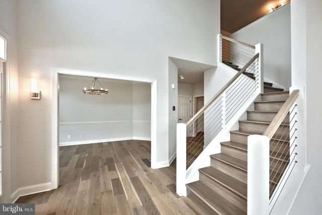 1100 TURNBERRY LN, York, PA 17403