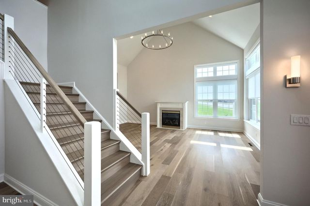 1100 TURNBERRY LN, York, PA 17403