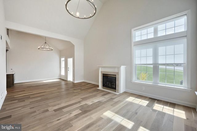 1100 TURNBERRY LN, York, PA 17403