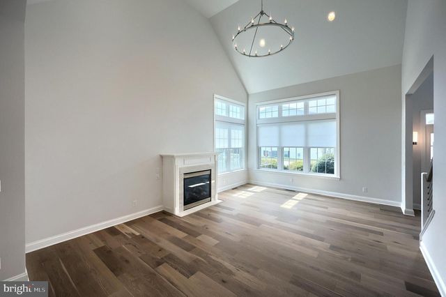 1100 TURNBERRY LN, York, PA 17403