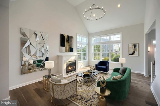 1100 TURNBERRY LN, York, PA 17403