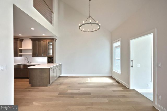 1100 TURNBERRY LN, York, PA 17403